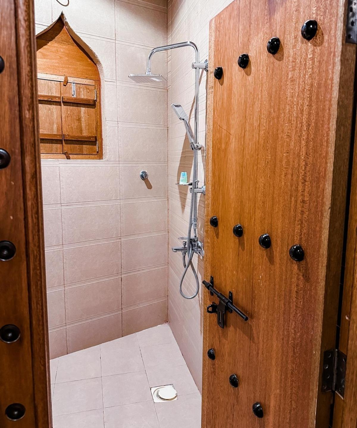 Alaqur View Inn نزل واجهة العقر Nizva Kültér fotó