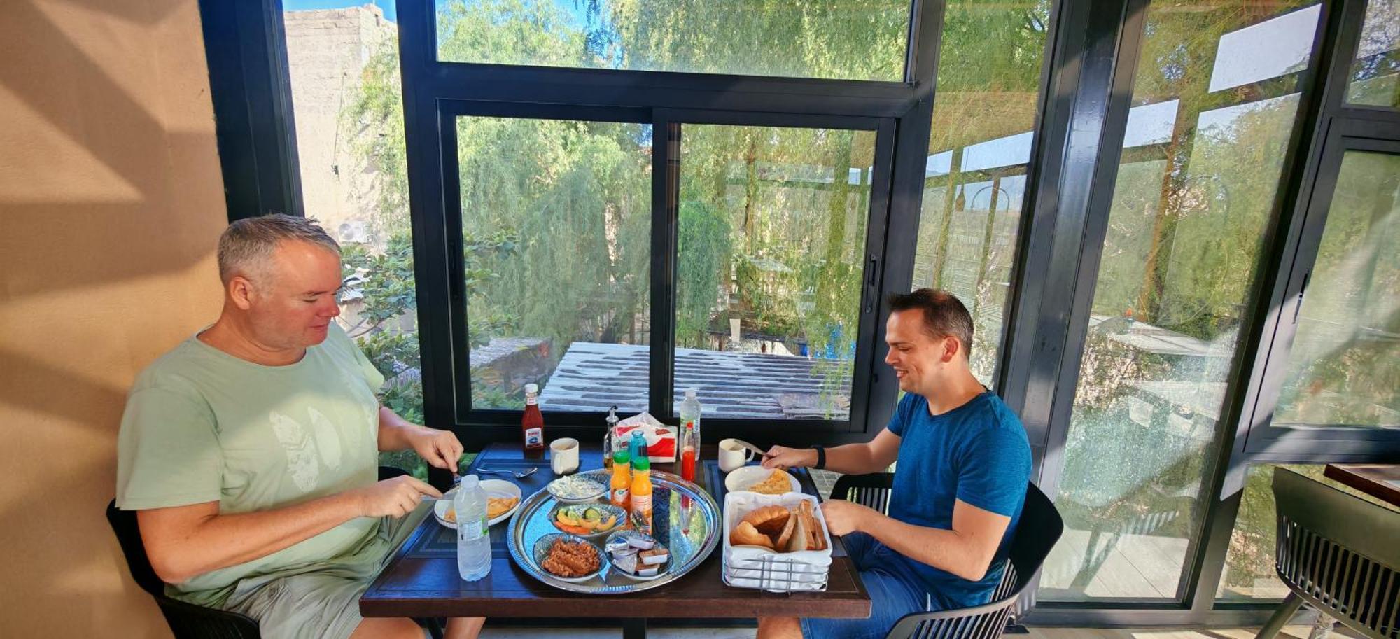 Alaqur View Inn نزل واجهة العقر Nizva Kültér fotó